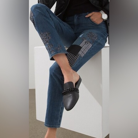 BNWT Chico Women’s Girlfriend Embroidered Patches Ankle Jeans - Picture 2 of 7